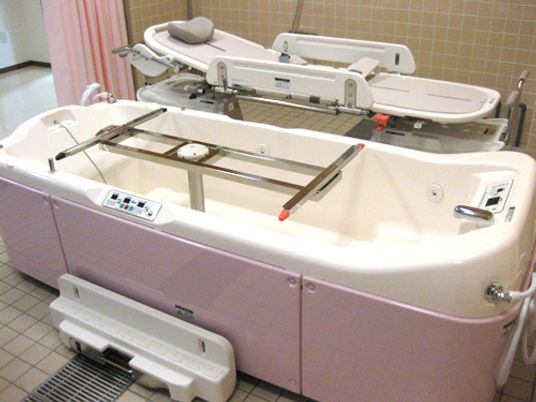 機能的な介護浴槽
