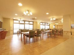 明るい食堂スペース