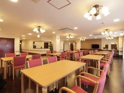 広々としたダイニングスペース