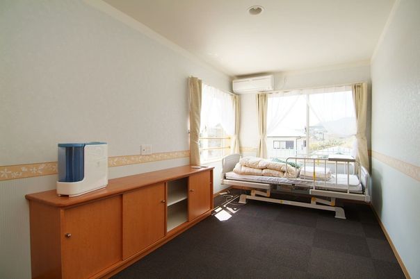 光が差し込む居室