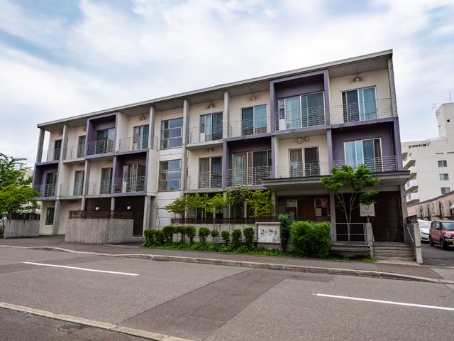 清潔感のある外観 外観 洗練されたデザインの建物です。快適な環境での仕事をご希望なら、式場のご見学をお勧めします。