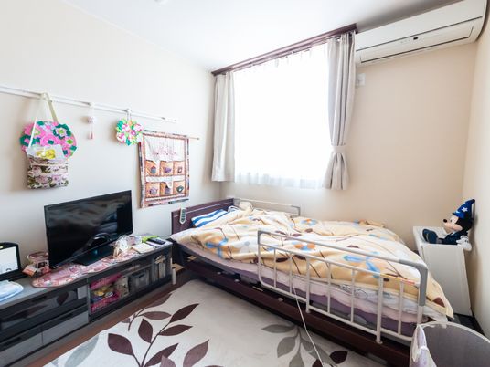 落ち着いた雰囲気の居室