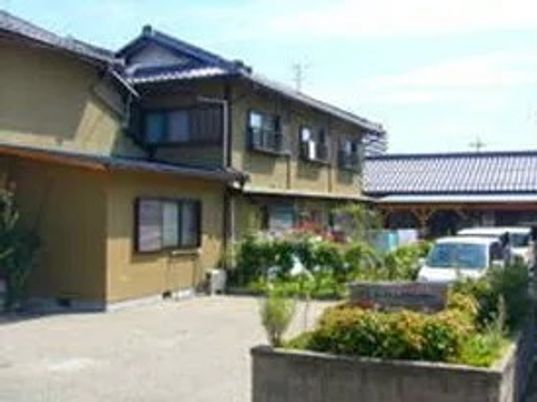 和風の建物と庭園