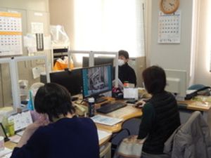 スタッフが働くオフィス