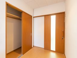 広々とした洋室のクローゼット