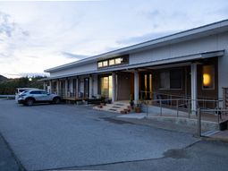 落ち着いた雰囲気の外観