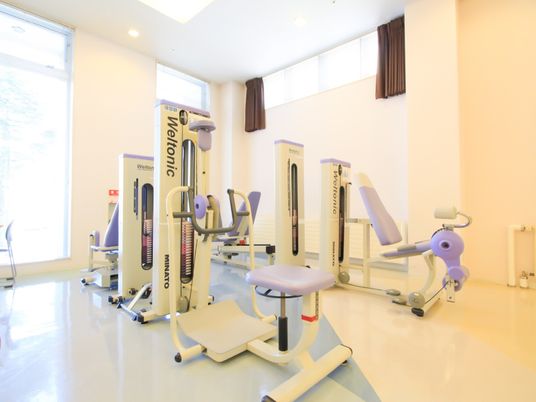 明るい機能訓練室