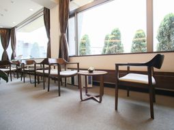 明るいリビングの様子