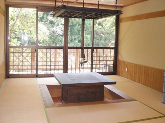 日本庭園を望む和室