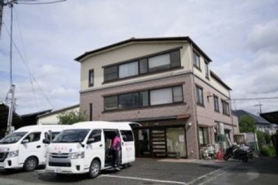 立派な建物の外観