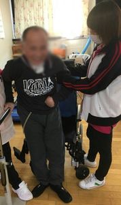 穏やかな介助の様子