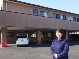 外観とスマイルスタッフ