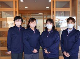 スタッフの笑顔の様子