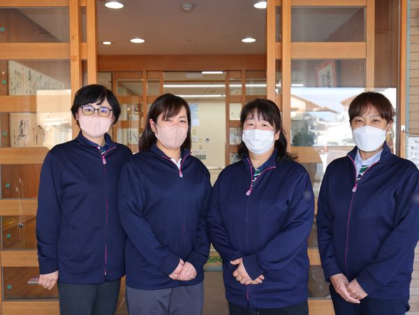 スタッフの笑顔の様子