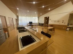 広々としたラウンジ