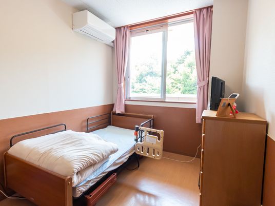 木製家具がある居室