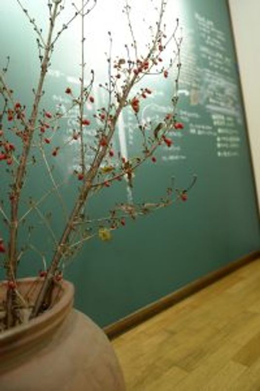 落ち着いた装飾の廊下