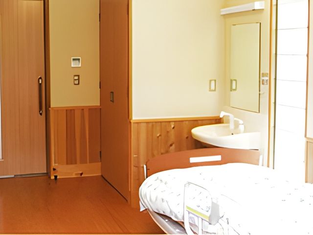 落ち着いた居室 居室 自然光が差し込む居室は、明るく居心地の良い環境を提供します。