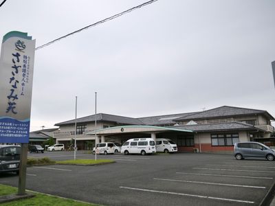 広々とした駐車場