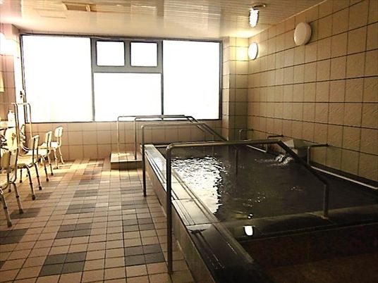 明るい浴室  