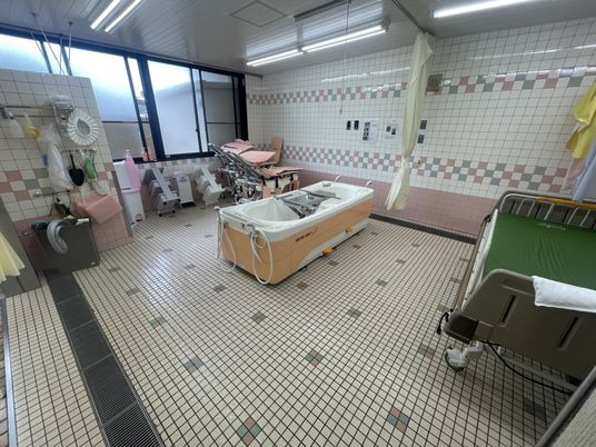 タイル張りの浴室