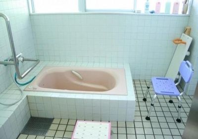 広々とした浴室