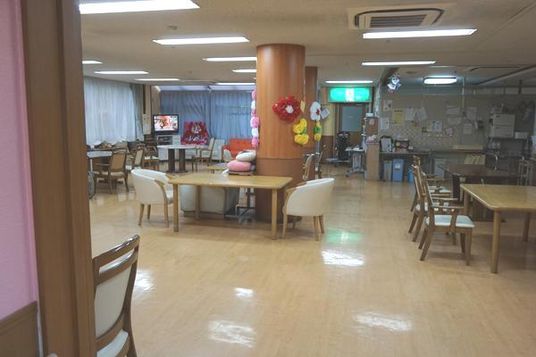 広々としたラウンジ