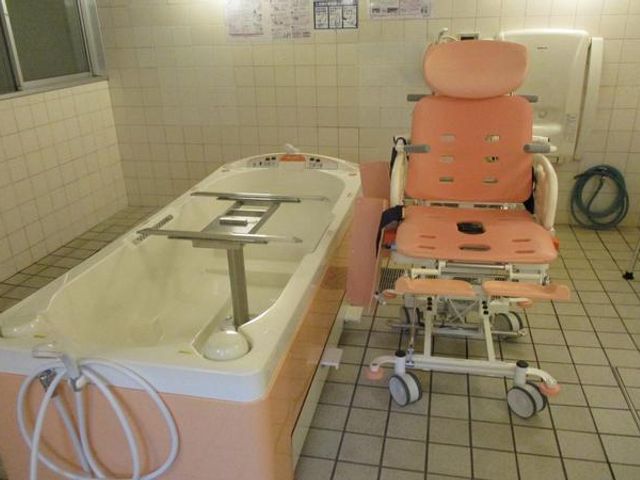 ゆったりとした浴室 浴室 清潔で使いやすいお風呂場です。快適なバスタイムをサポートします。