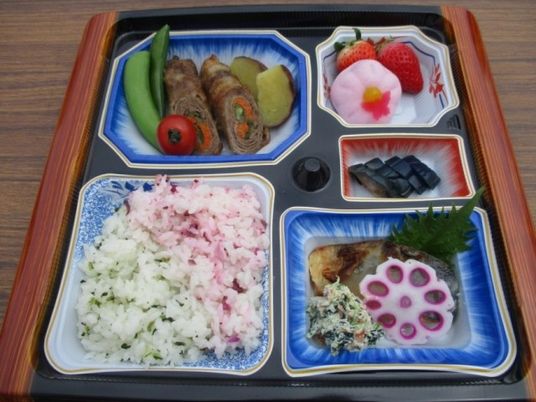 彩り豊かな食事メニュー
