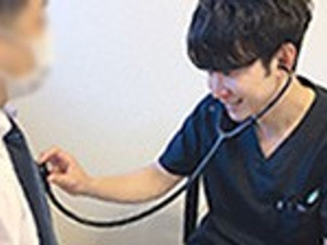 スタッフイメージ スタッフイメージ 親切なスタッフが笑顔で応対しており、温かい雰囲気を感じられます。