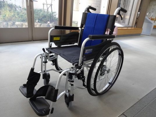 車椅子の廊下  