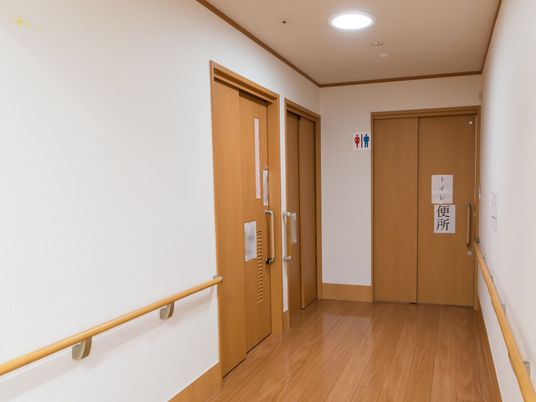 廊下とトイレの案内板