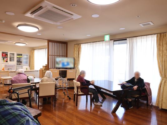 共有リビングの日常風景