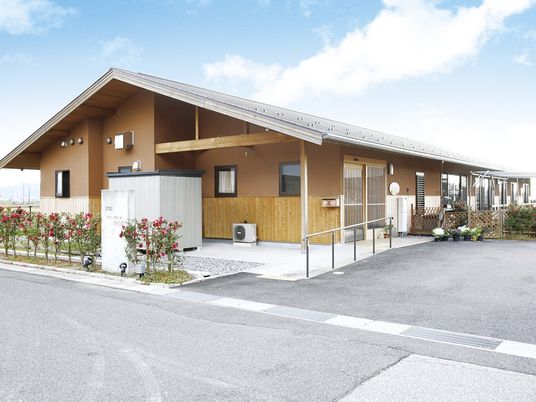木造の温かみのある外観