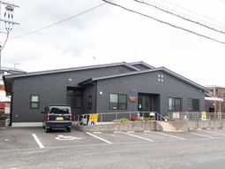 施設の落ち着いた外観