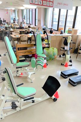 明るい運動スペース