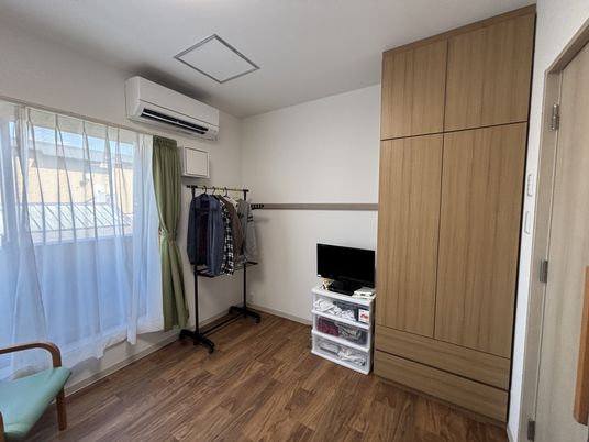 シンプルな居室空間