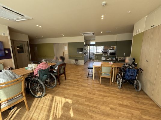 広々としたダイニングルーム