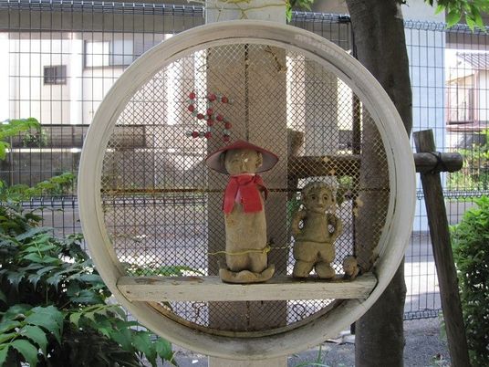 飾りのある庭  