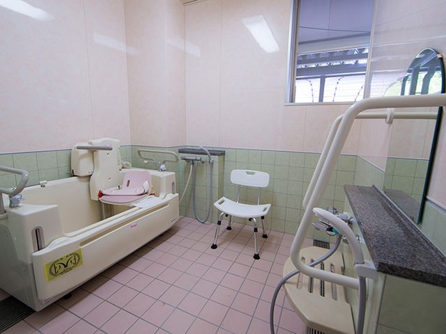 設備が充実した浴室 浴室 快適な入浴が可能な浴室です。身体に優しい設計で安心して利用できます。