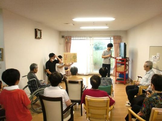 多目的室での活動風景
