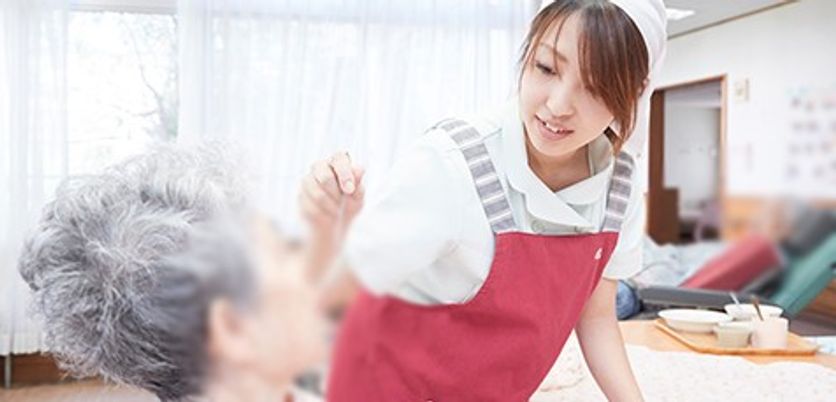 親切なスタッフと明るい室内