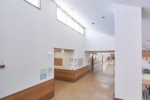 広い廊下