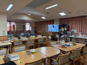 明るい食堂  