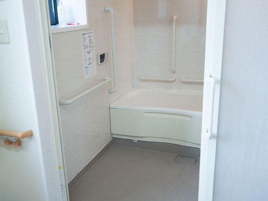 バリアフリーな浴室