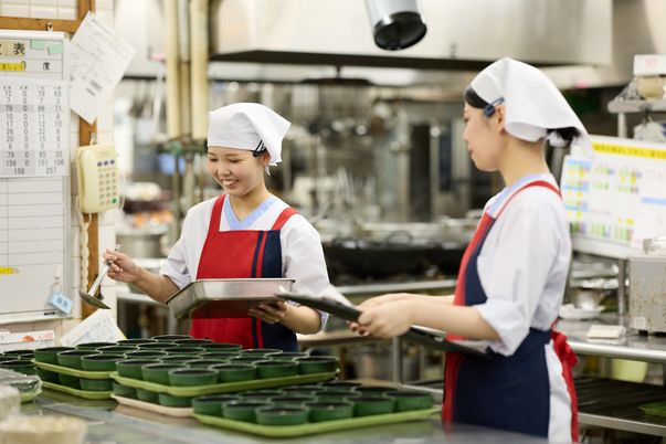 作業中のスタッフ