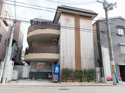 現代的な建物の外観