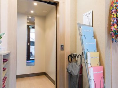 エレベーター付近の廊下