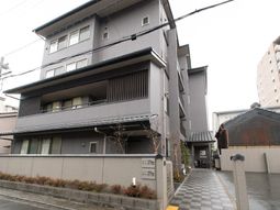 多階層建物の外観