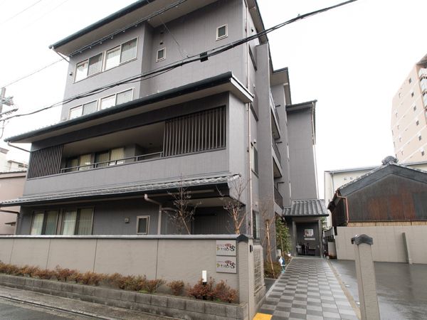 多階層建物の外観